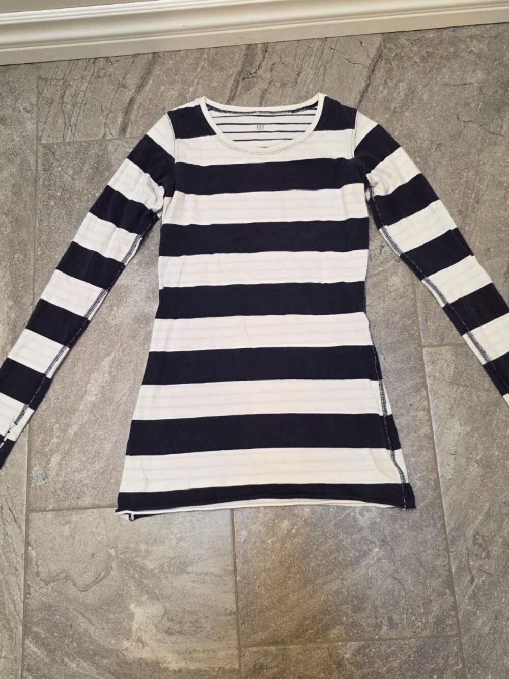 Lululemon Every Yogi Reversible Striped Long Sleeve Shirt Navy Blue White Sz 6